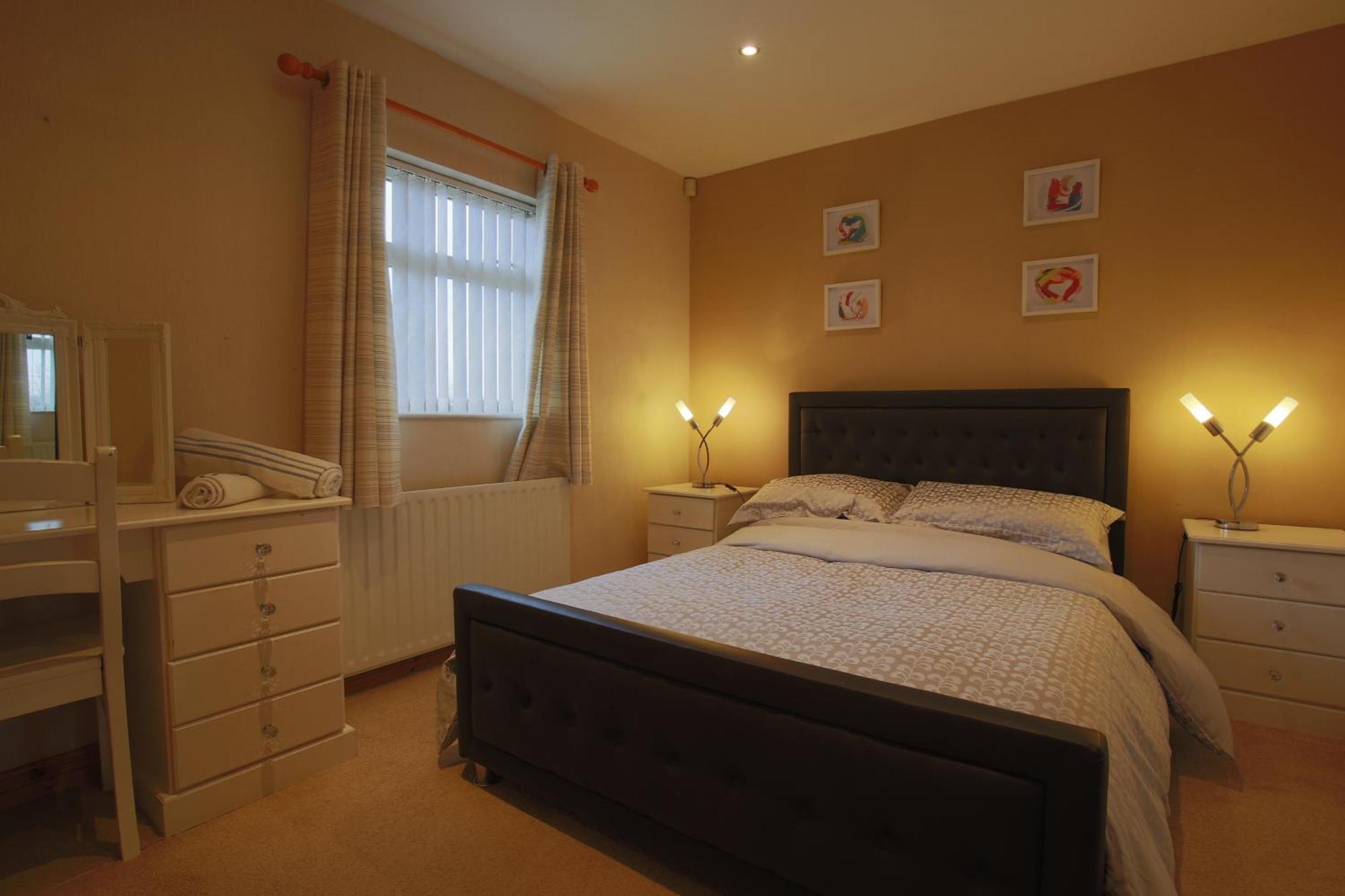 Spacious 4 Bedroom Home - 5 Min Walk To Town Enniskillen Exterior photo